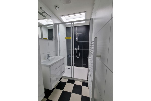 511-515 badkamer.jpg