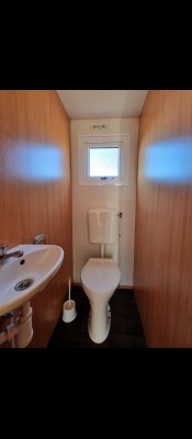 243 toilet.jpg
