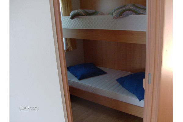 247 kleine slaapkamer.JPG